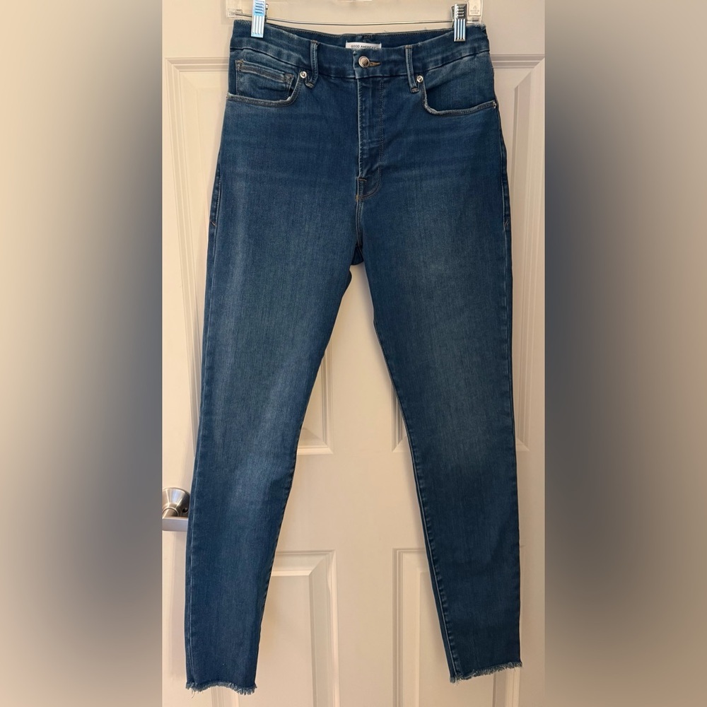 Good American Good Legs Skinny Jeans in Distressed Medium Blue, Size 10/30
